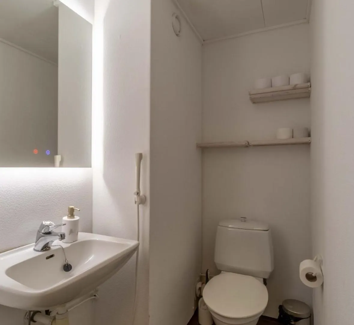 Good 3 Rooms Apartment With Free Parking & Beds For 6! Helsinki