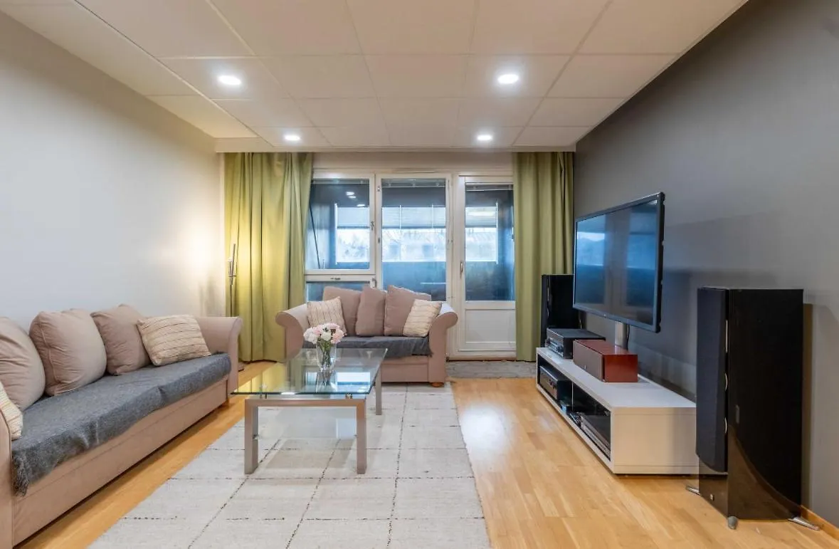 Good 3 Rooms Apartment With Free Parking & Beds For 6! 헬싱키