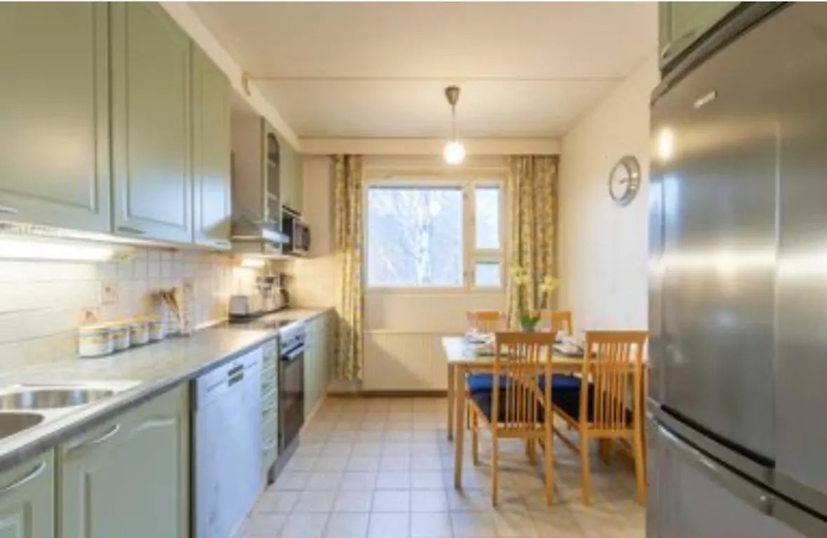 Good 3 Rooms Apartment With Free Parking & Beds For 6! 헬싱키